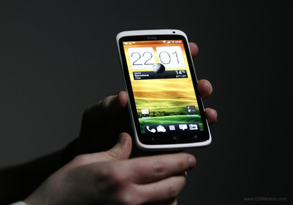 HTC One X: l'azienda taiwanese ammette i problemi della connettività Wifi