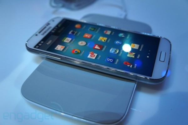 Samsung Galaxy S4: supporto caricabatterie wireless in alcuni Paesi