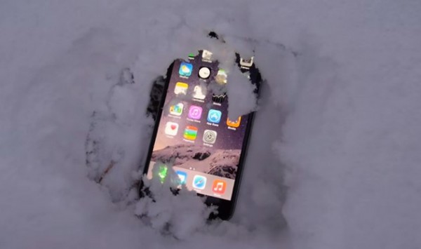 iPhone 6 sotto la neve continua a funzionare